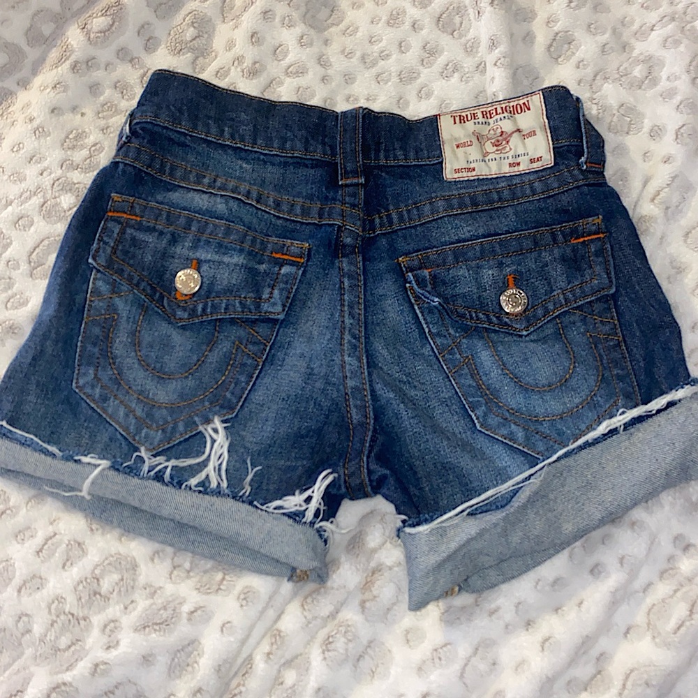 True Religion self cut shorts 💙🧡